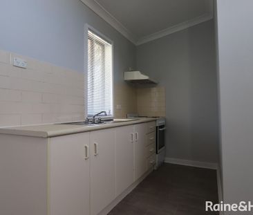 CLOSE TO TOWN - WALK TO WORK- Available 22.1.2026 - Photo 6