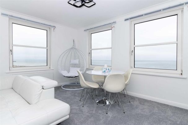 3 bedroom flat to rent - Photo 1