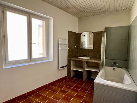 Location Appartement 2 pièces 63m² - Photo 4
