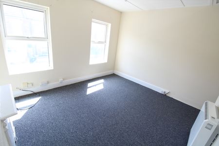 studio to rent Shirley Road, Luton, LU1 - Photo 2