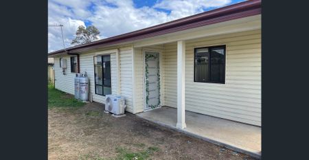 Fantaqstic 2 bedroom granny flat! - Photo 2