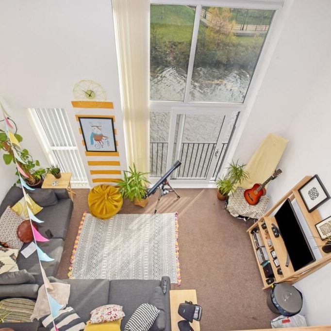 3 Bed Flat, Steele House, M5 - Photo 1