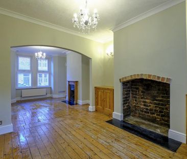 4 bedroom terraced house to rent - Photo 1