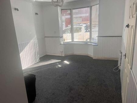 Flat B, Spencer Street, Bishop Auckland, DL14 - Photo 2