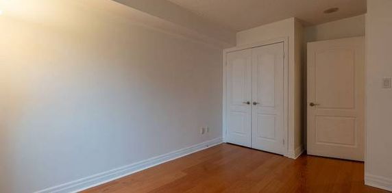 Yonge/Sheppard Bright +Spacious 1Bdrm Freshly Painted 9Ft Ceilings - Photo 2