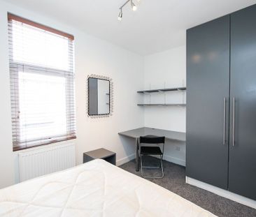 Harold Walk, Hyde Park, Leeds - Photo 6