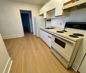 For Lease - 144 Bradford Street Unit# 1, Barrie, Ontario - Photo 3