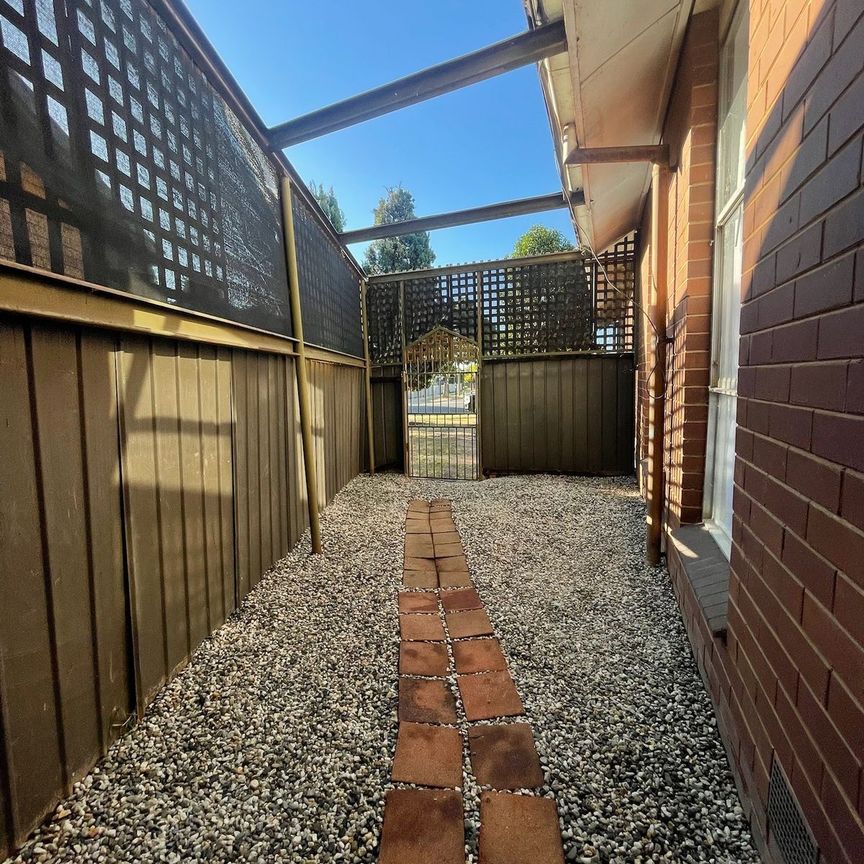 Modern Comfort and Easy Living with Gardener Included - Photo 1