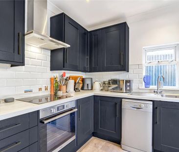 2 bedroom maisonette to rent - Photo 5