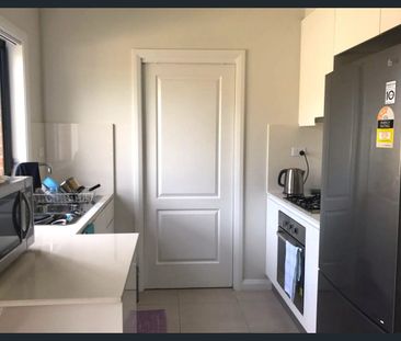 Modern & Private Two-Bedroom Granny Flat in Sought-After Location - Photo 2