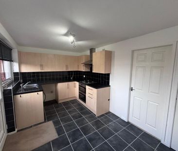 3 bedroom semi-detached house to rent - Photo 6