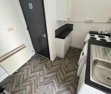 Claude Place - Photo 2