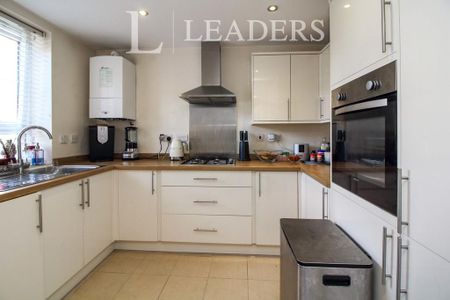 3 bedroom terraced house to rent - Photo 5