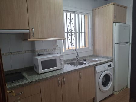 Alquiler de piso en Calle Cantidad - Photo 3