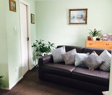 Studio Flat, Lea Yield Close, B30 - Photo 2