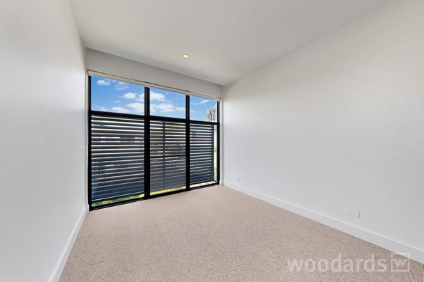 A Masterclass in Contemporary Elegance – Brand New Architecturally Designed 2 Bedroom Townhouse - Photo 1