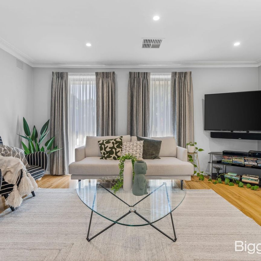 Entertainer's Dream with Alfresco Living in Prime Wheelers Hill Pocket - Photo 1