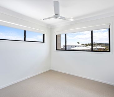 NEAR NEW 3 BEDROOM TERRACE HOME WITH DUCTED HEATING & COOLING - Photo 2