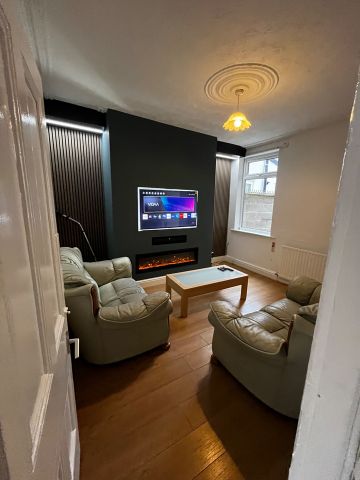 3 Bed Terraced House, Albert Edward Road, L7 - Photo 2