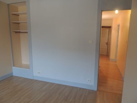 Location d'un appartement F3 (44 m²) à CHATEAUDUN - Photo 5