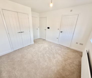 3 bedroom semi-detached house to rent - Photo 5