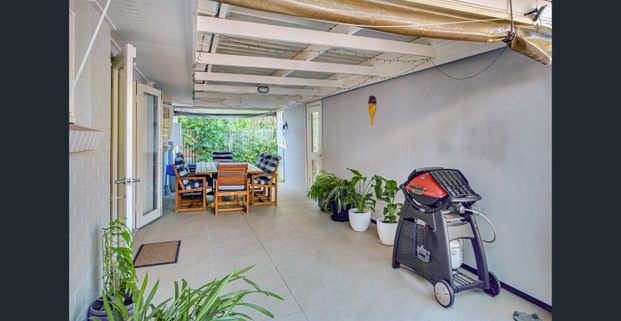 Beautiful Lowset Family Home - Photo 1