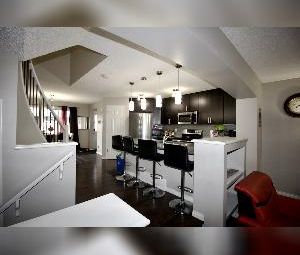3 Bed 2.5 Bath Dbl Garage Home for Rent Edgemont - Photo 2