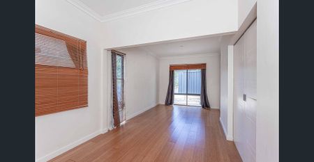 Elegant Floreat Family Home - Photo 3