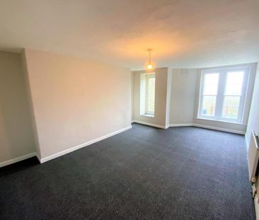 3 bedroom flat to rent - Photo 1