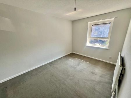 3 bedroom maisonette to rent - Photo 3