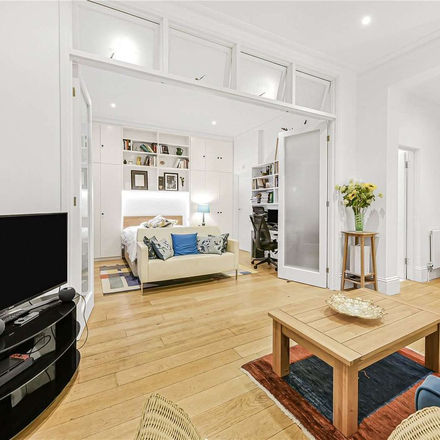 A stunning two double bedroom garden apartment on Warrington Crescent. - Photo 1