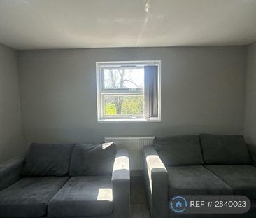 3 bedroom flat to rent - Photo 1