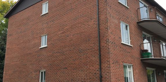 4 1/2 à Louer (Rivière-des-Prairies) - Photo 2