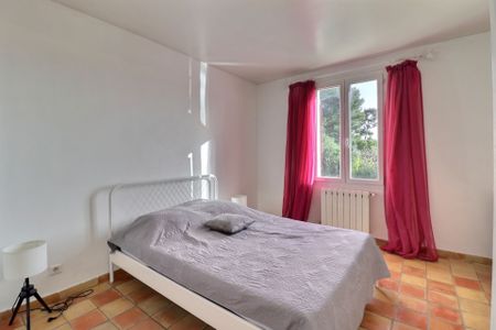 maison 7 pièces 180m2 MARSEILLE 11EME 3 050 euros - Photo 2