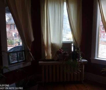 ROOM FOR RENT - Photo 2