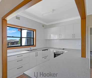 Spacious Family Home in Prime Location - Photo 3