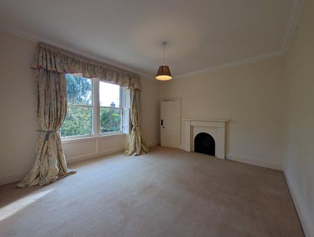 5 bedroom detached house to rent - Photo 2