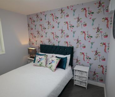 2 bedroom semi-detached bungalow to rent - Photo 2