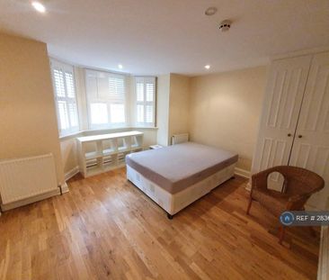 2 bedroom maisonette to rent - Photo 3