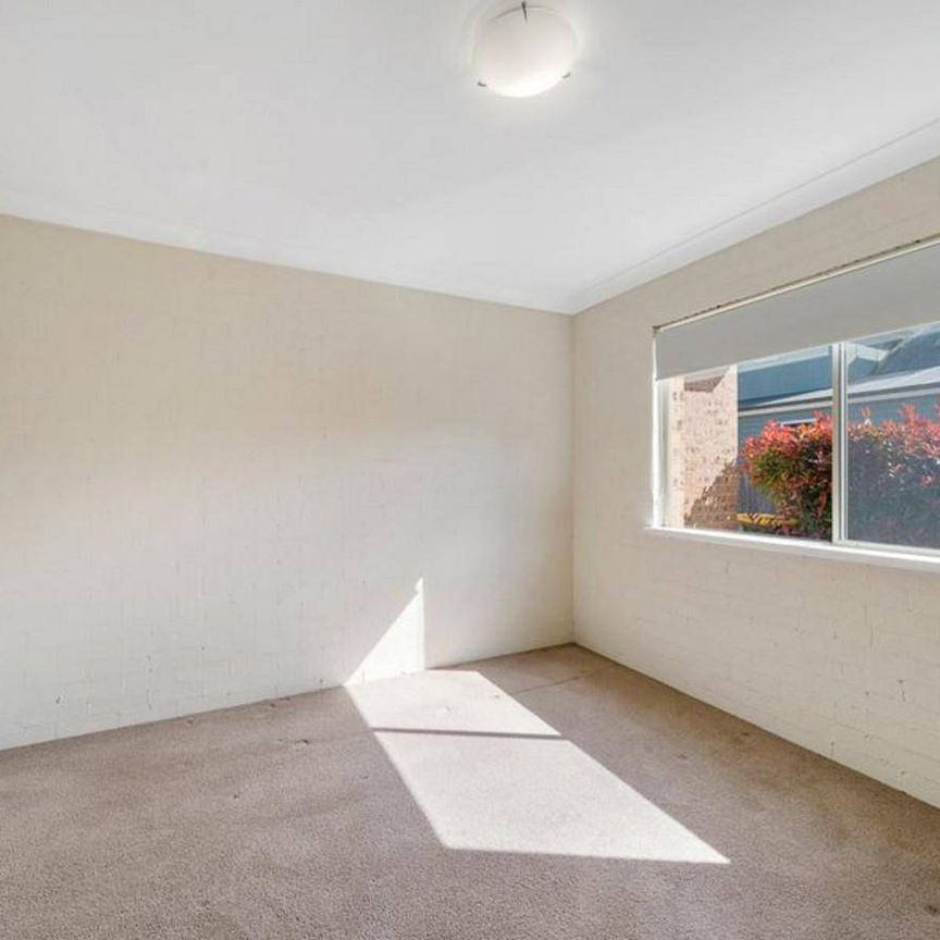 Charming Villa for Rent in Prime Berry Location - Photo 1