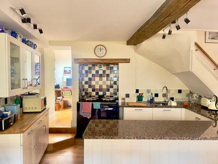 3 bedroom Pretty Three Bedroom Cottage to rent - Photo 4