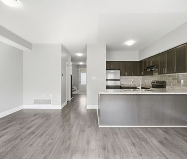 For Lease - 72 Luisa Street, Bradford West Gwillimbury, Ontario - Photo 6