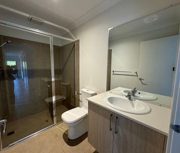 Low Maintenance 2 bedroom Unit - Photo 5