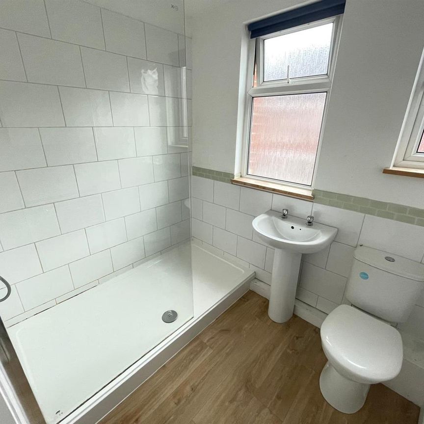 Headingley Mount, Headingley, Leeds LS6 3EW - Photo 1