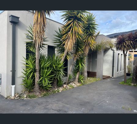 Charming Family Home in Roxburgh Park - Photo 1