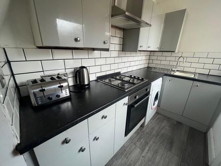 Esher Road, Liverpool - Photo 3
