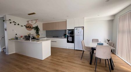 Charming, Spacious Family Living in a Sun-Filled Setting - Photo 3