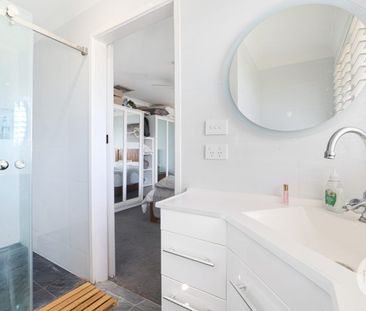 5 BEDROOM 2 STORY HOME - Photo 5