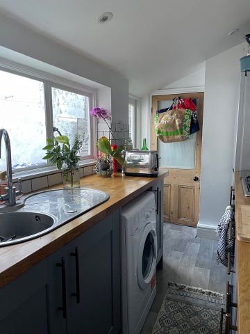 2 Bed Terraced House, Hanover Terrace, BN2 - Photo 3