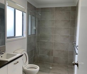 3 bedroom townhouse $600 in Richlands available after 19/11/2025 - Photo 3